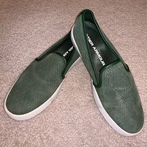 Under Armour Sneakers